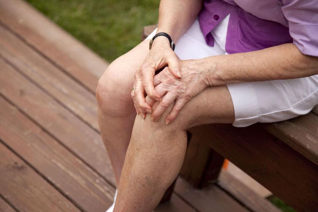 Diz osteoartriti yaşlı kadınlarda sık görülür